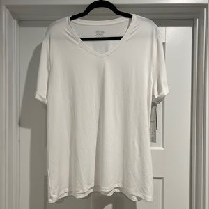 NWT Women’s White 32 Cool Tee